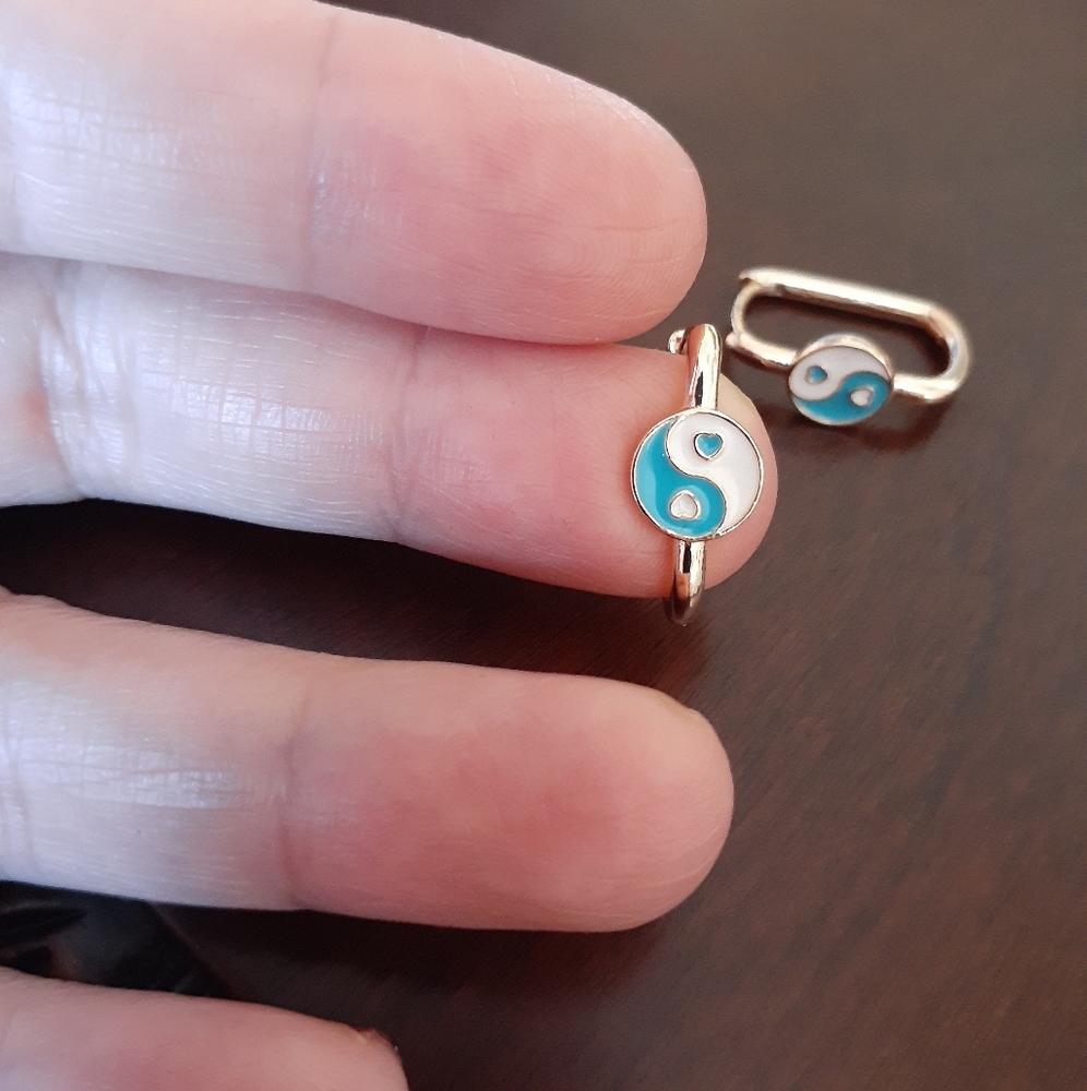Earring - Picture 2 of 2